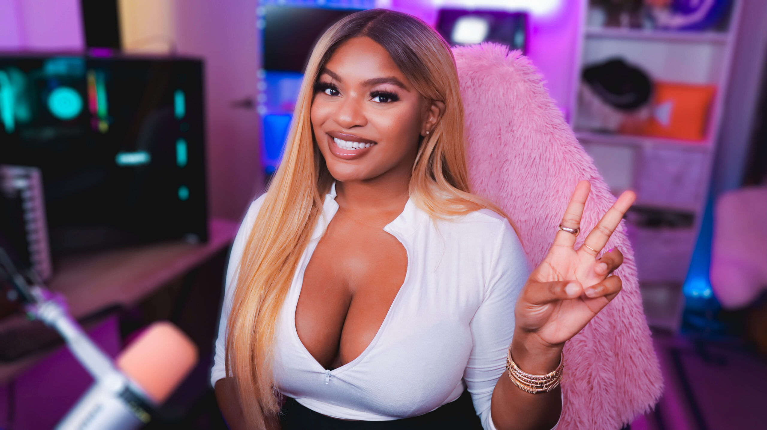 Facetune_18-07-2025-10-38-41