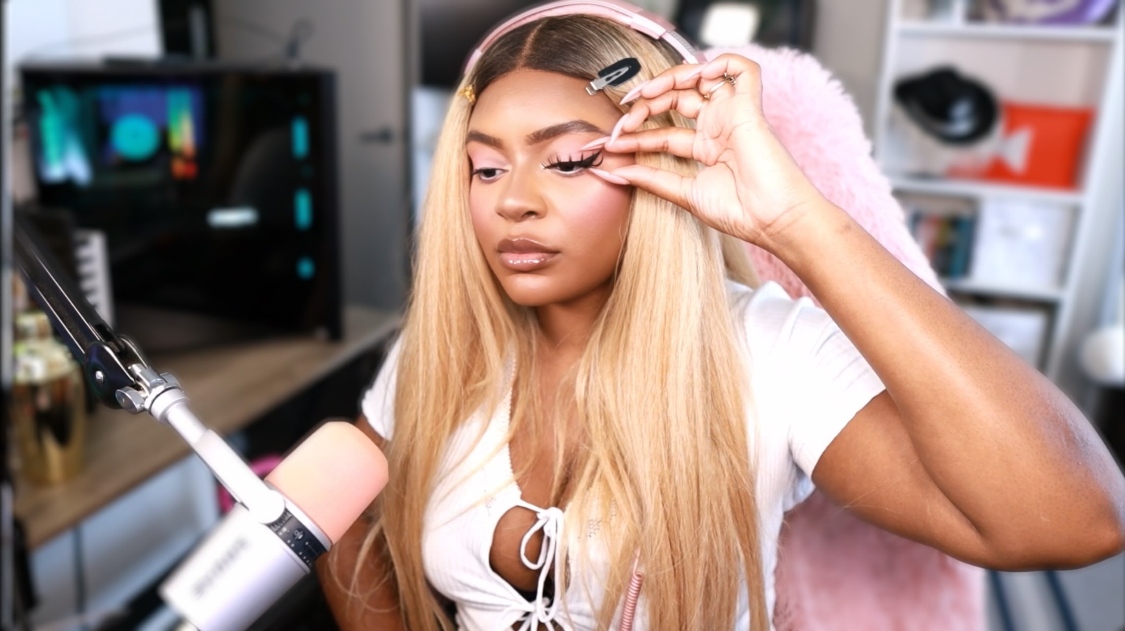 Meela Vanderbuilt Makeup Routine