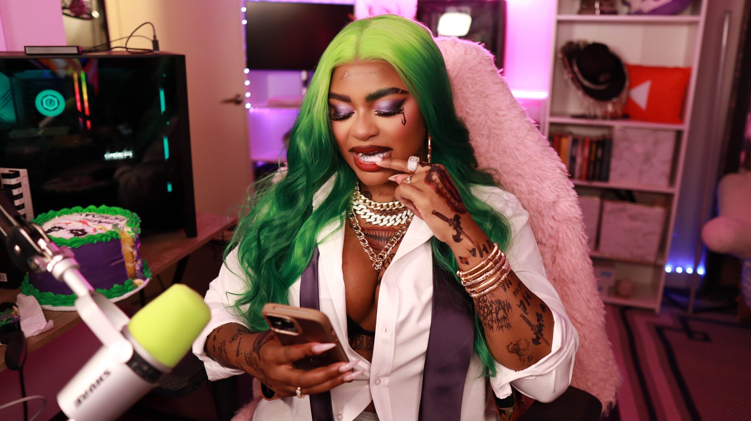 meela vanderbuilt – live stream – joker cosplay